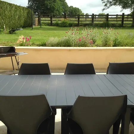 Casa de Férias Maison De Bourg Avec Jardin Et Wifi - Bures - Fr-1-497-124 *